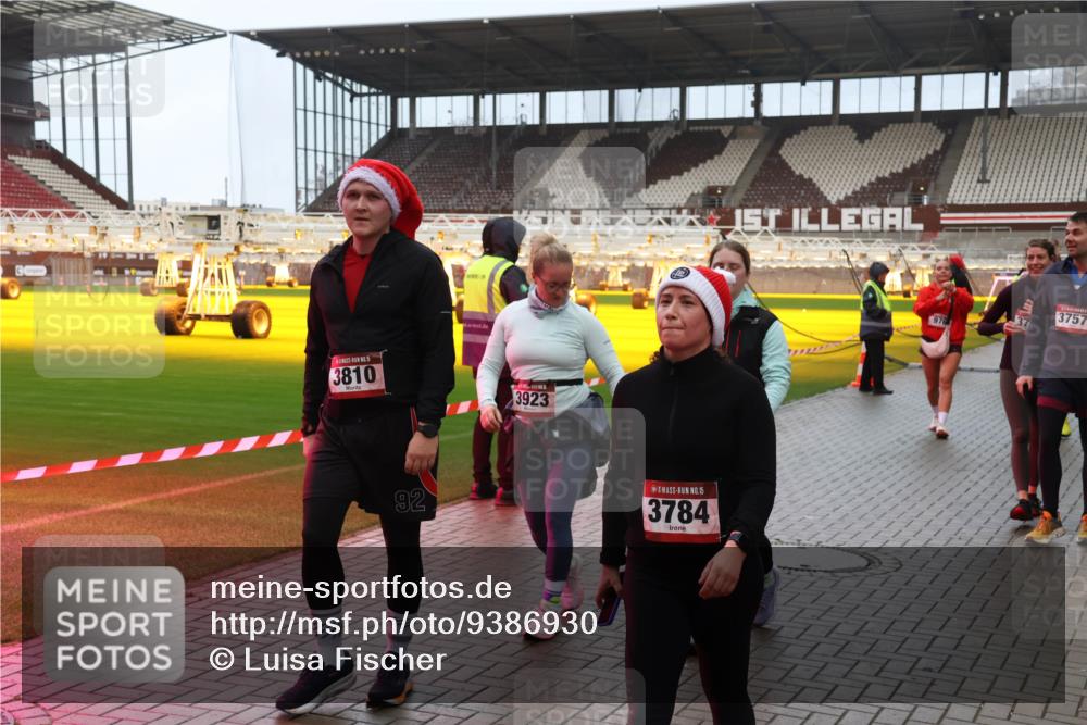 07.12.2025 - St. Pauli X-Mass-Run No. 15 Luisa Fischer http://msf.ph/oto/9386930 07.12.2025 11:43:00 Ziel 5, 3810, 92, 3923, 15, 3784, 1, 3757, 158, 172, 320, 323, 652, 976, 1288, 1834, 1975, 3425, 3435, 3576, 3579, 3663, 3672, 3810, 3903, 3905, 3906, 3908, 3953, 3964, 3965, 4600, 4606, 4614 meine-sportfotos.de