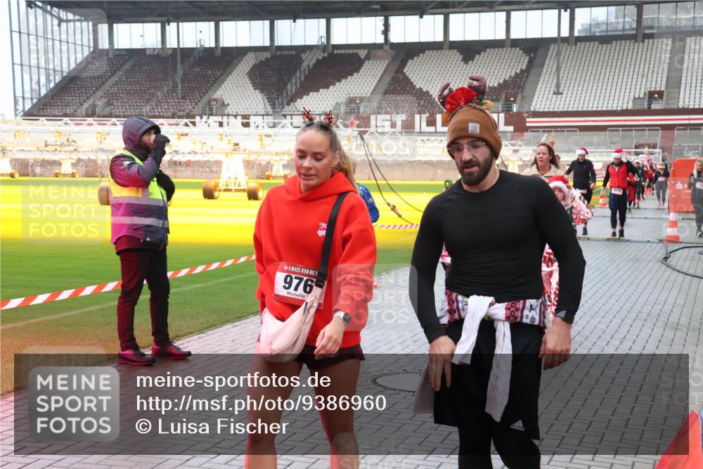 07.12.2025 - St. Pauli X-Mass-Run No. 15 Luisa Fischer http://msf.ph/oto/9386960 07.12.2025 11:43:10 Ziel 976, 158, 172, 320, 323, 652, 976, 1288, 1975, 3425, 3435, 3576, 3579, 3663, 3672, 3953, 3964, 3965, 4600, 4606, 4614 meine-sportfotos.de