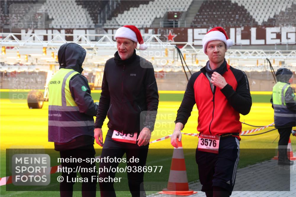07.12.2025 - St. Pauli X-Mass-Run No. 15 Luisa Fischer http://msf.ph/oto/9386977 07.12.2025 11:43:22 Ziel 3379, 15, 3576, 1, 158, 172, 320, 323, 652, 976, 1975, 2230, 2669, 3425, 3435, 3576, 3579, 3621, 3622, 3623, 3625, 3663, 3672, 3827, 3953, 3964, 3965, 4600, 4604, 4606, 4828, 5001, 5002 meine-sportfotos.de