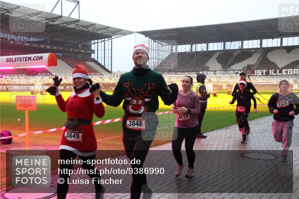 07.12.2025 - St. Pauli X-Mass-Run No. 15 Luisa Fischer http://msf.ph/oto/9386990 07.12.2025 10:21:47 Ziel 3849, 3848, 4117, 3384, 1326, 149, 270, 1326, 1386, 1407, 1898, 1900, 2173, 2565, 2927, 2997, 3062, 3091, 3384, 3540, 3541, 3848, 3849, 3984, 3988, 4117, 4158, 4169, 4170, 4338 meine-sportfotos.de