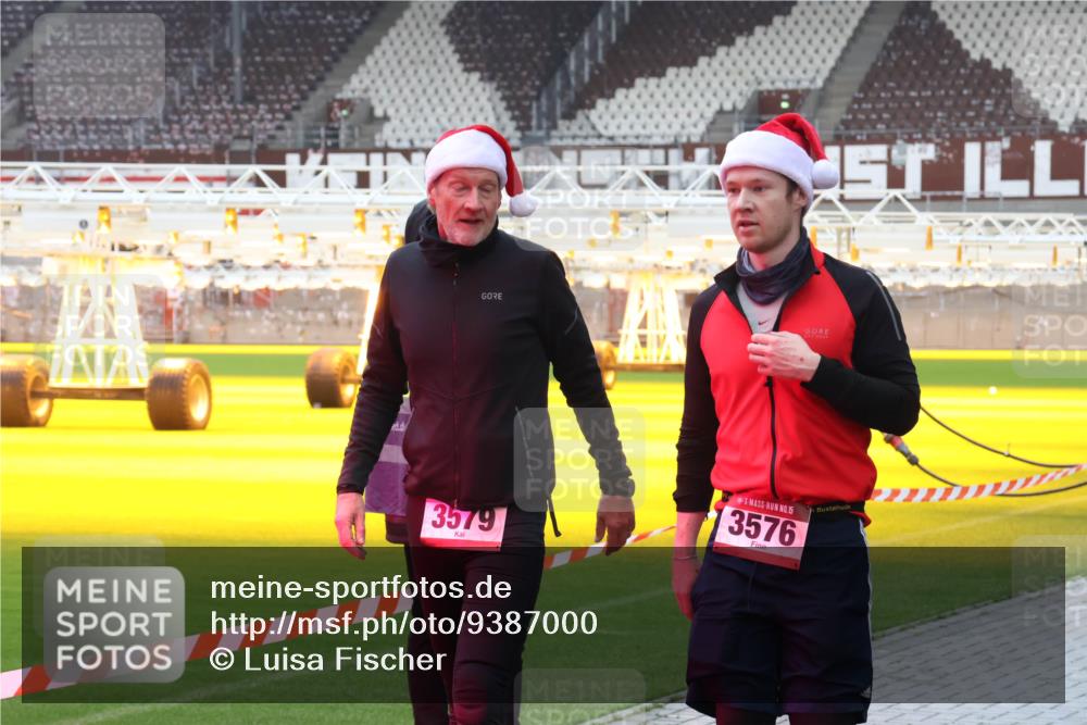 07.12.2025 - St. Pauli X-Mass-Run No. 15 Luisa Fischer http://msf.ph/oto/9387000 07.12.2025 11:43:23 Ziel 3579, 15, 3576, 1, 158, 172, 320, 323, 652, 976, 1975, 2230, 2669, 3425, 3435, 3576, 3579, 3621, 3622, 3623, 3625, 3663, 3672, 3827, 3953, 3964, 3965, 4600, 4604, 4606, 4817, 4828, 4842, 5001, 5002 meine-sportfotos.de