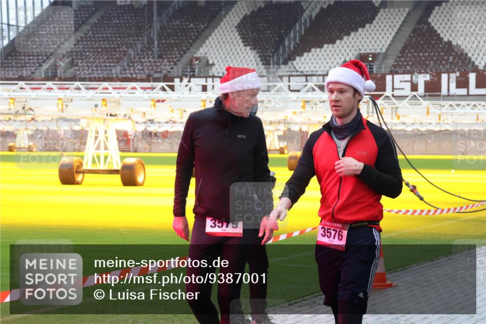 07.12.2025 - St. Pauli X-Mass-Run No. 15 Luisa Fischer http://msf.ph/oto/9387001 07.12.2025 11:43:23 Ziel 3579, 25, 3576, 1, 158, 172, 320, 323, 652, 976, 1975, 2230, 2669, 3425, 3435, 3576, 3579, 3621, 3622, 3623, 3625, 3663, 3672, 3827, 3953, 3964, 3965, 4600, 4604, 4606, 4817, 4828, 4842, 5001, 5002 meine-sportfotos.de