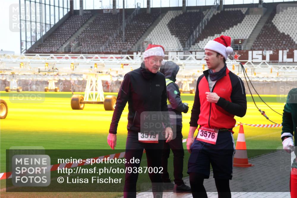 07.12.2025 - St. Pauli X-Mass-Run No. 15 Luisa Fischer http://msf.ph/oto/9387002 07.12.2025 11:43:23 Ziel 3579, 15, 3576, 1, 158, 172, 320, 323, 652, 976, 1975, 2230, 2669, 3425, 3435, 3576, 3579, 3621, 3622, 3623, 3625, 3663, 3672, 3827, 3953, 3964, 3965, 4600, 4604, 4606, 4817, 4828, 4842, 5001, 5002 meine-sportfotos.de