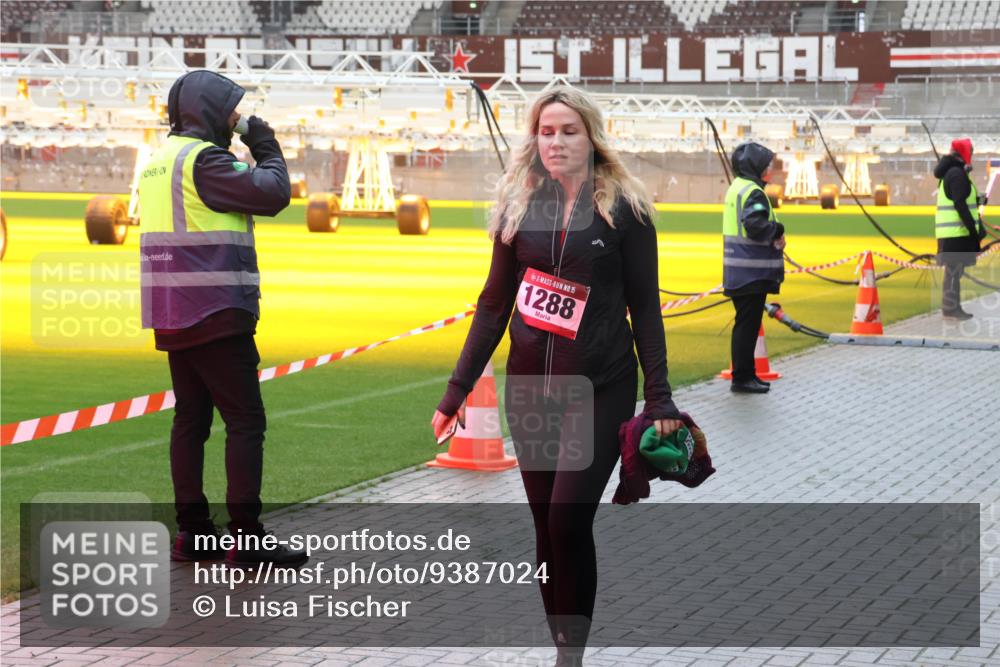 07.12.2025 - St. Pauli X-Mass-Run No. 15 Luisa Fischer http://msf.ph/oto/9387024 07.12.2025 11:43:26 Ziel 15, 1288, 1, 158, 172, 320, 323, 652, 976, 1975, 2230, 2669, 3425, 3435, 3576, 3579, 3621, 3622, 3623, 3625, 3663, 3672, 3676, 3827, 3953, 3964, 3965, 4604, 4817, 4828, 4842, 5001, 5002 meine-sportfotos.de