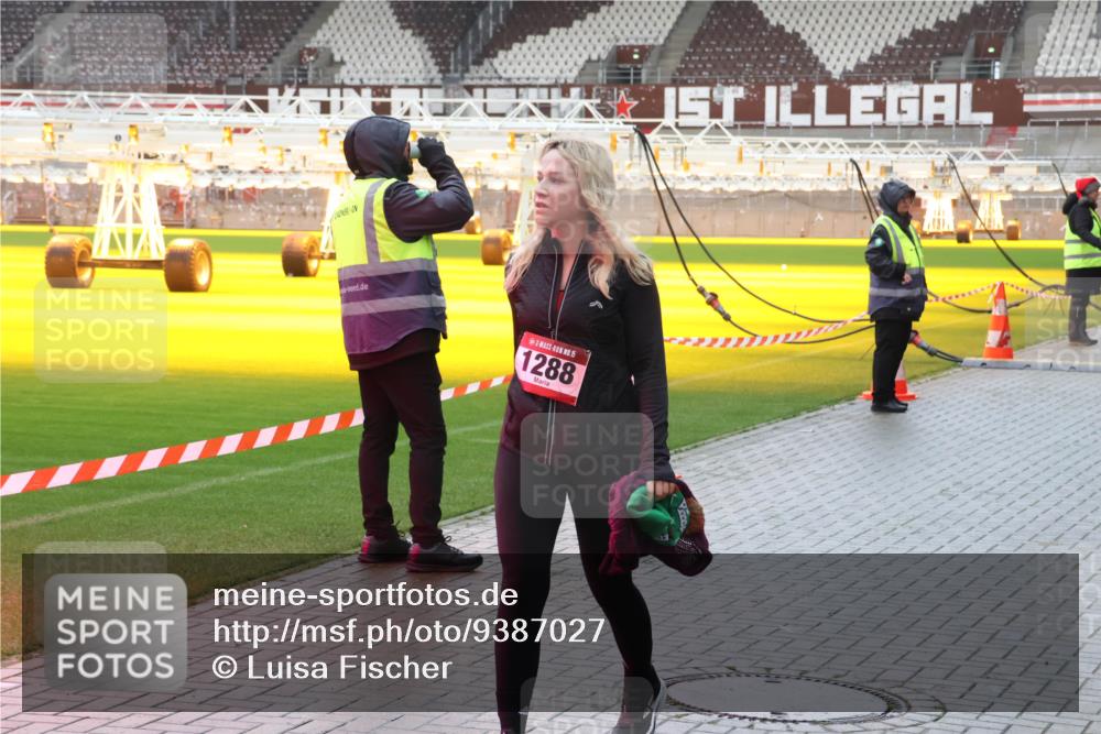 07.12.2025 - St. Pauli X-Mass-Run No. 15 Luisa Fischer http://msf.ph/oto/9387027 07.12.2025 11:43:27 Ziel 15, 1288, 1, 158, 172, 320, 323, 652, 976, 1975, 2230, 2669, 3425, 3435, 3576, 3579, 3621, 3622, 3623, 3625, 3663, 3672, 3676, 3827, 3953, 3964, 3965, 4604, 4817, 4828, 4842, 5001, 5002 meine-sportfotos.de
