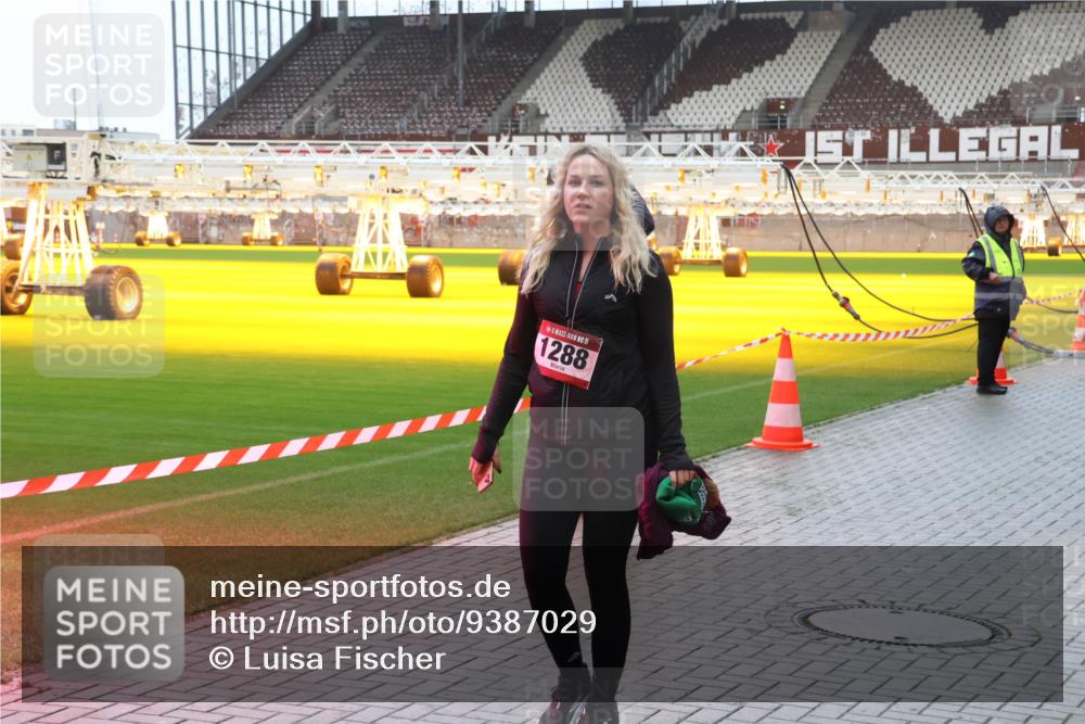 07.12.2025 - St. Pauli X-Mass-Run No. 15 Luisa Fischer http://msf.ph/oto/9387029 07.12.2025 11:43:28 Ziel 15, 1288, 1, 158, 172, 320, 323, 652, 976, 1975, 2230, 2669, 3425, 3435, 3576, 3579, 3621, 3622, 3623, 3625, 3663, 3672, 3676, 3827, 3953, 3964, 3965, 4604, 4817, 4828, 4842, 5001, 5002 meine-sportfotos.de