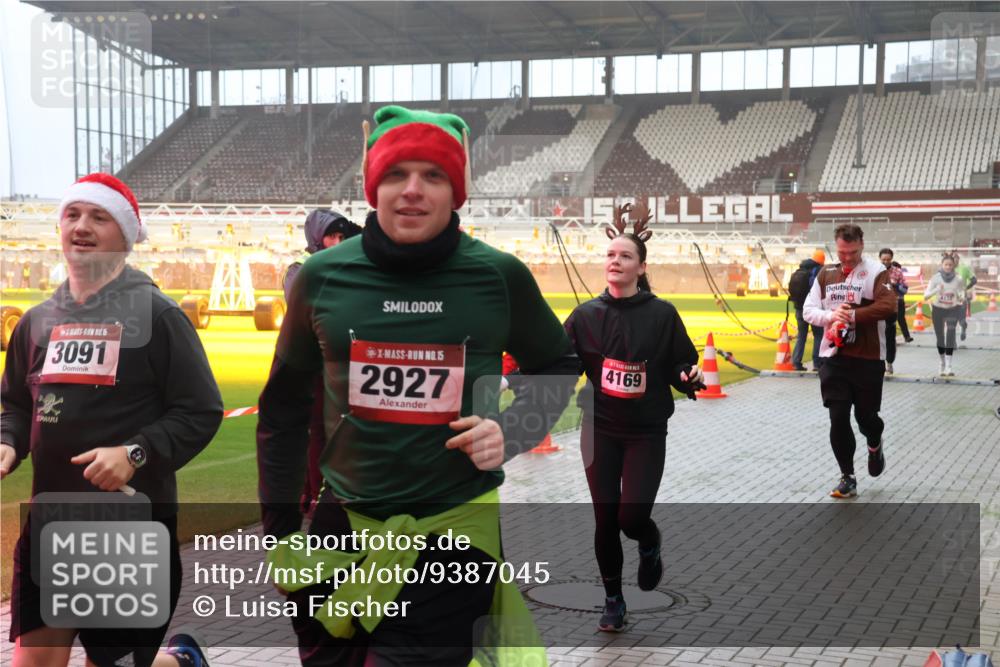 07.12.2025 - St. Pauli X-Mass-Run No. 15 Luisa Fischer http://msf.ph/oto/9387045 07.12.2025 10:21:54 Ziel 5, 3091, 15, 2927, 15, 4169, 149, 270, 1326, 1386, 1407, 1898, 1900, 2173, 2565, 2927, 2997, 3062, 3091, 3384, 3540, 3541, 3848, 3849, 3984, 3988, 4117, 4158, 4169, 4170, 4338 meine-sportfotos.de