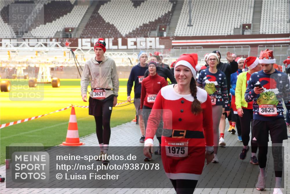 07.12.2025 - St. Pauli X-Mass-Run No. 15 Luisa Fischer http://msf.ph/oto/9387078 07.12.2025 11:43:48 Ziel 15, 3621, 46, 362, 3, 15, 1975, 3625, 1, 364, 652, 1713, 2206, 2208, 2230, 2669, 3423, 3434, 3621, 3622, 3623, 3625, 3654, 3663, 3676, 3827, 3917, 4603, 4604, 4817, 4828, 4842, 5001, 5002 meine-sportfotos.de