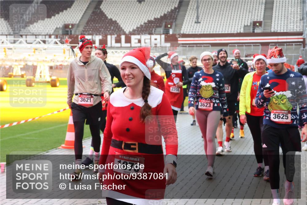 07.12.2025 - St. Pauli X-Mass-Run No. 15 Luisa Fischer http://msf.ph/oto/9387081 07.12.2025 11:43:49 Ziel 3621, 15, 1975, 2208, 3623, 02, 3625, 1, 364, 1713, 2206, 2208, 2230, 2669, 2971, 3423, 3434, 3447, 3621, 3622, 3623, 3625, 3654, 3676, 3827, 3917, 4603, 4604, 4817, 4828, 4842, 5001, 5002 meine-sportfotos.de