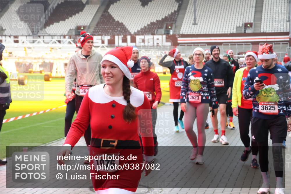 07.12.2025 - St. Pauli X-Mass-Run No. 15 Luisa Fischer http://msf.ph/oto/9387082 07.12.2025 11:43:49 Ziel 362, 15, 1975, 46, 22, 3623, 5002, 3625, 1, 364, 1713, 2206, 2208, 2230, 2669, 2971, 3423, 3434, 3447, 3621, 3622, 3623, 3625, 3654, 3676, 3827, 3917, 4603, 4604, 4817, 4828, 4842, 5001, 5002 meine-sportfotos.de