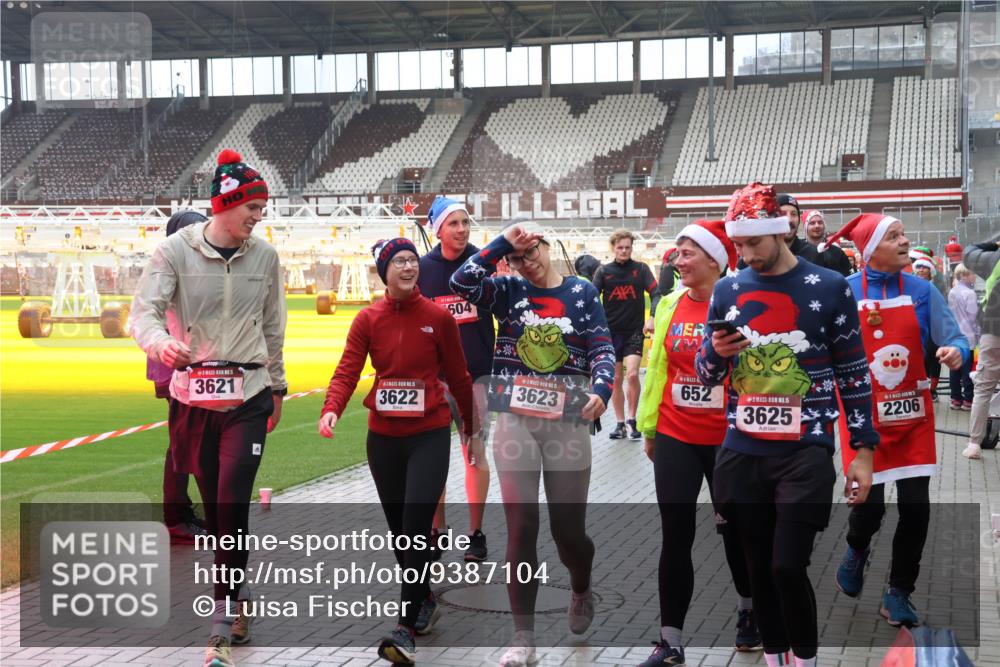 07.12.2025 - St. Pauli X-Mass-Run No. 15 Luisa Fischer http://msf.ph/oto/9387104 07.12.2025 11:43:51 Ziel 604, 5, 3621, 1, 3622, 5, 3623, 652, 15, 3625, 2206, 1, 71, 364, 1713, 2206, 2208, 2230, 2669, 2971, 3423, 3434, 3447, 3621, 3622, 3623, 3625, 3654, 3676, 3827, 3917, 4603, 4604, 4817, 4828, 4842, 5001, 5002 meine-sportfotos.de