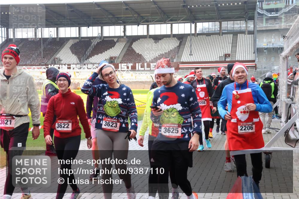 07.12.2025 - St. Pauli X-Mass-Run No. 15 Luisa Fischer http://msf.ph/oto/9387110 07.12.2025 11:43:52 Ziel 15, 3621, 15, 3622, 5, 3623, 15, 3625, 2208, 2206, 1, 71, 364, 1713, 2206, 2208, 2230, 2669, 2971, 3423, 3434, 3447, 3621, 3622, 3623, 3625, 3654, 3676, 3827, 3917, 4603, 4604, 4817, 4828, 4842, 5001, 5002 meine-sportfotos.de