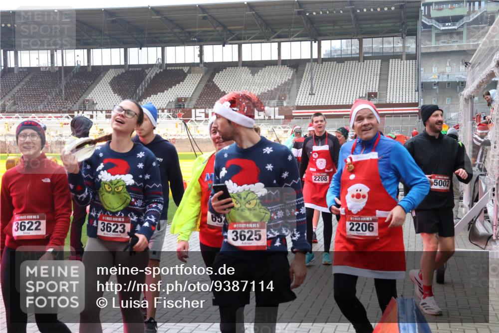 07.12.2025 - St. Pauli X-Mass-Run No. 15 Luisa Fischer http://msf.ph/oto/9387114 07.12.2025 11:43:53 Ziel 15, 3622, 15, 3623, 657, 15, 3625, 2208, 5, 2206, 5002, 1, 71, 364, 1713, 2084, 2206, 2208, 2230, 2669, 2971, 3423, 3434, 3447, 3621, 3622, 3623, 3625, 3654, 3676, 3827, 3917, 4603, 4604, 4817, 4828, 4842, 5001, 5002 meine-sportfotos.de