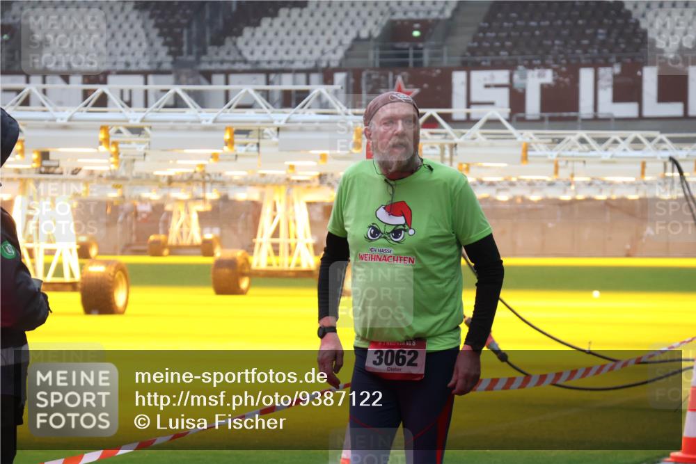 07.12.2025 - St. Pauli X-Mass-Run No. 15 Luisa Fischer http://msf.ph/oto/9387122 07.12.2025 10:22:04 Ziel 15, 3062, 149, 270, 1326, 1407, 2173, 2927, 2944, 2945, 2997, 3062, 3091, 3384, 3540, 3541, 3848, 3849, 3984, 3988, 4117, 4158, 4169, 4170, 4321, 4322, 4323, 4338 meine-sportfotos.de