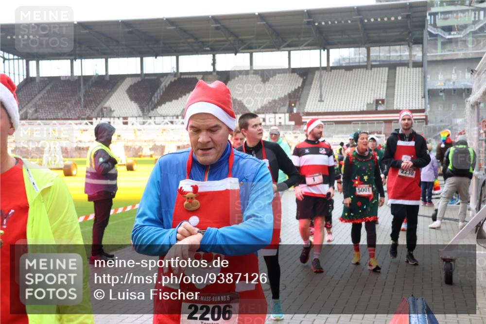 07.12.2025 - St. Pauli X-Mass-Run No. 15 Luisa Fischer http://msf.ph/oto/9387126 07.12.2025 11:43:55 Ziel 15, 2206, 5001, 2230, 1, 71, 364, 1713, 2084, 2206, 2208, 2230, 2669, 2971, 3423, 3434, 3447, 3465, 3466, 3467, 3621, 3622, 3623, 3625, 3654, 3676, 3769, 3827, 3917, 4603, 4604, 4817, 4828, 4842, 5001, 5002 meine-sportfotos.de
