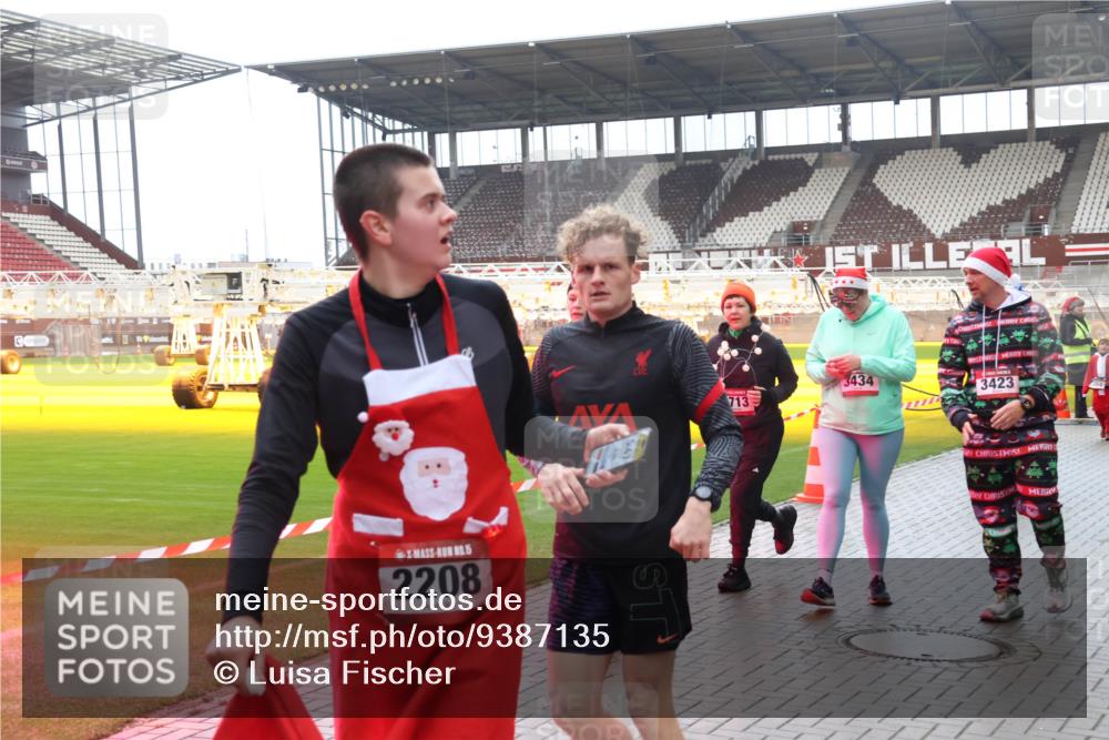 07.12.2025 - St. Pauli X-Mass-Run No. 15 Luisa Fischer http://msf.ph/oto/9387135 07.12.2025 11:43:58 Ziel 15, 2208, 3434, 713, 3423, 1, 71, 364, 1713, 2084, 2116, 2206, 2208, 2230, 2586, 2600, 2669, 2971, 3403, 3404, 3423, 3434, 3447, 3453, 3465, 3466, 3467, 3621, 3622, 3623, 3625, 3654, 3676, 3769, 3827, 3917, 4603, 4604, 4817, 4828, 4842, 5001, 5002 meine-sportfotos.de