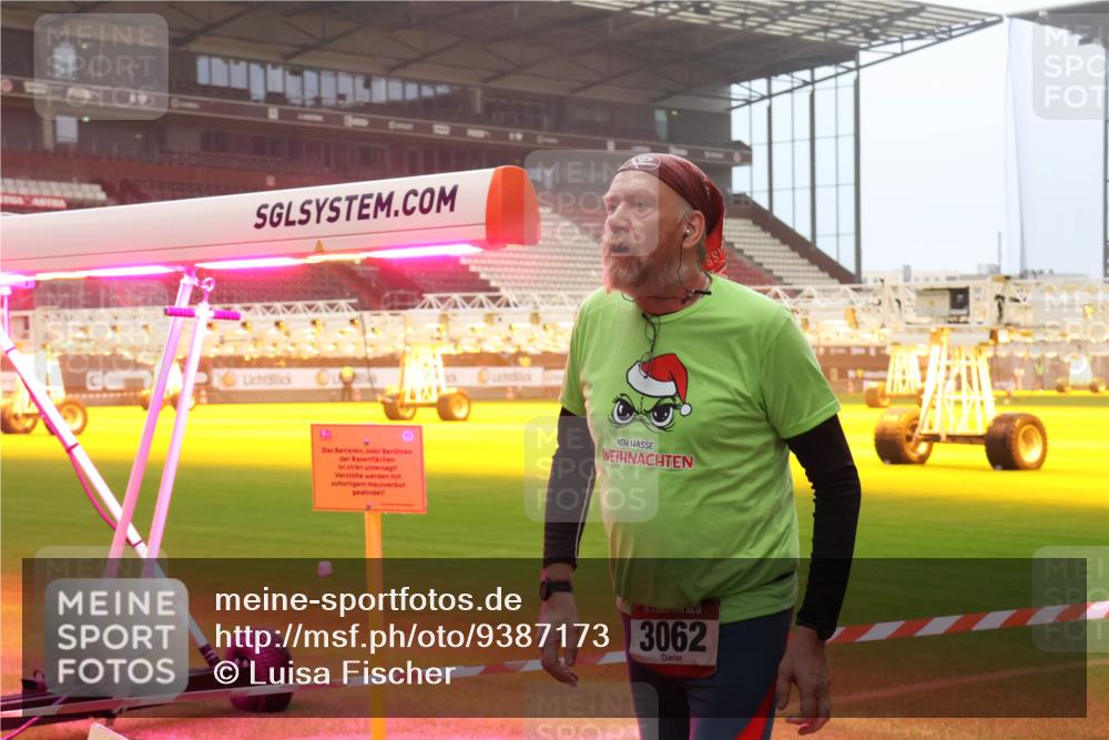07.12.2025 - St. Pauli X-Mass-Run No. 15 Luisa Fischer http://msf.ph/oto/9387173 07.12.2025 10:22:09 Ziel 3062, 149, 270, 1326, 1488, 2173, 2927, 2944, 2945, 2997, 3062, 3091, 3384, 3540, 3541, 3848, 3849, 3988, 3999, 4000, 4117, 4158, 4169, 4170, 4321, 4322, 4323, 4415 meine-sportfotos.de