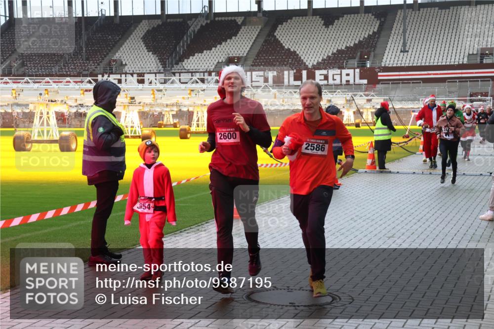07.12.2025 - St. Pauli X-Mass-Run No. 15 Luisa Fischer http://msf.ph/oto/9387195 07.12.2025 11:44:09 Ziel 654, 2600, 2586, 71, 364, 999, 1713, 1949, 1950, 2084, 2116, 2206, 2208, 2441, 2586, 2600, 2971, 3403, 3404, 3423, 3434, 3447, 3453, 3465, 3466, 3467, 3654, 3676, 3733, 3735, 3769, 3882, 3884, 3917, 3927, 3928, 3929, 4603, 4604, 4817, 4828, 4842 meine-sportfotos.de