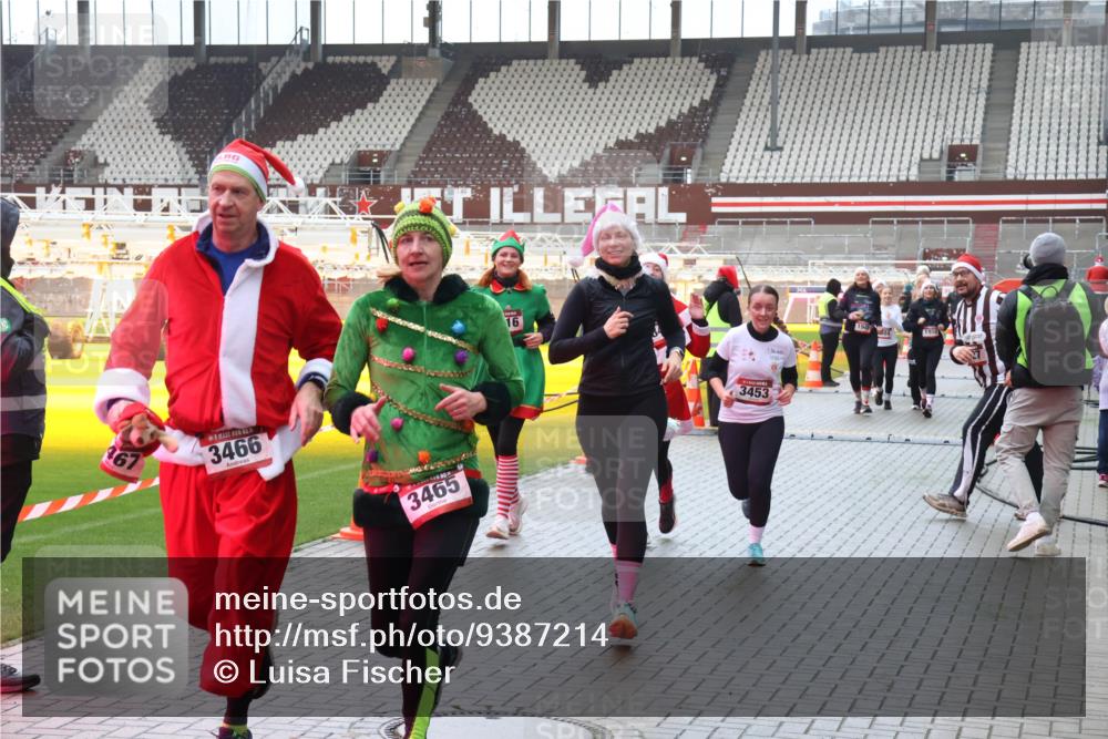07.12.2025 - St. Pauli X-Mass-Run No. 15 Luisa Fischer http://msf.ph/oto/9387214 07.12.2025 11:44:16 Ziel 167, 3466, 3465, 16, 3453, 0, 194, 71, 364, 999, 1713, 1949, 1950, 2084, 2116, 2206, 2208, 2434, 2441, 2586, 2600, 2971, 3403, 3404, 3423, 3434, 3447, 3453, 3465, 3466, 3467, 3654, 3733, 3735, 3769, 3882, 3884, 3917, 3919, 3927, 3928, 3929, 4603 meine-sportfotos.de