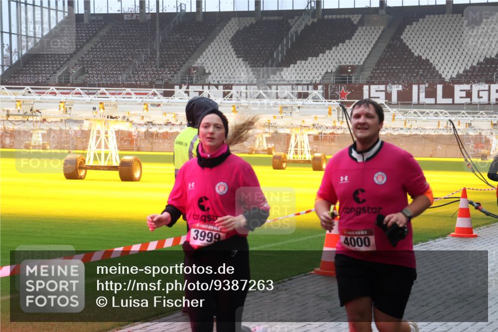 07.12.2025 - St. Pauli X-Mass-Run No. 15 Luisa Fischer http://msf.ph/oto/9387263 07.12.2025 10:22:31 Ziel 3999, 4000, 1371, 1488, 2184, 2817, 2818, 2819, 2944, 2945, 3431, 3736, 3999, 4000, 4321, 4322, 4323, 4415, 4771, 4774, 4781 meine-sportfotos.de