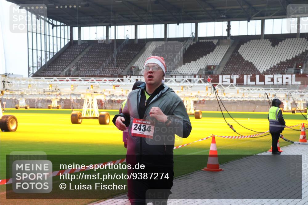 07.12.2025 - St. Pauli X-Mass-Run No. 15 Luisa Fischer http://msf.ph/oto/9387274 07.12.2025 11:44:32 Ziel 15, 2434, 71, 365, 999, 1949, 1950, 2084, 2116, 2434, 2436, 2441, 2586, 2600, 2971, 3086, 3403, 3404, 3447, 3453, 3465, 3466, 3467, 3733, 3735, 3769, 3829, 3830, 3831, 3845, 3882, 3884, 3919, 3927, 3928, 3929, 4003, 4603 meine-sportfotos.de