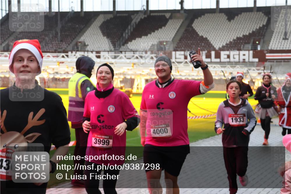 07.12.2025 - St. Pauli X-Mass-Run No. 15 Luisa Fischer http://msf.ph/oto/9387298 07.12.2025 11:44:42 Ziel 15, 136, 3999, 1933, 4000, 365, 999, 1933, 1949, 1950, 1965, 2116, 2181, 2424, 2434, 2436, 2441, 2586, 2600, 3043, 3086, 3168, 3403, 3404, 3453, 3465, 3466, 3467, 3733, 3735, 3769, 3829, 3830, 3831, 3845, 3882, 3884, 3919, 3927, 3928, 3929, 3930, 4003 meine-sportfotos.de