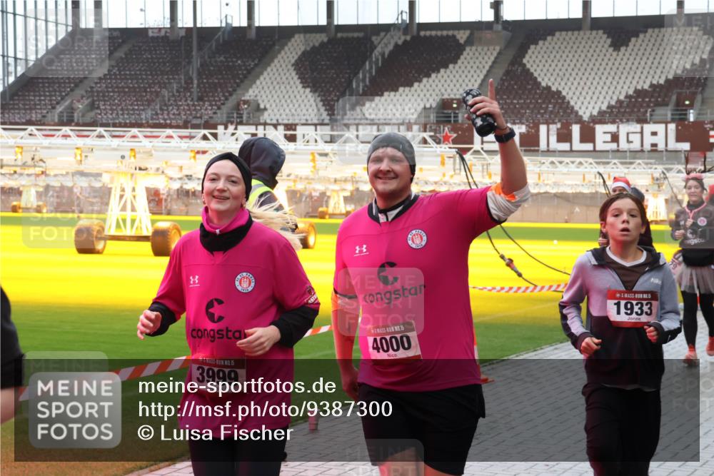 07.12.2025 - St. Pauli X-Mass-Run No. 15 Luisa Fischer http://msf.ph/oto/9387300 07.12.2025 11:44:43 Ziel 15, 3999, 15, 4000, 5, 1933, 365, 999, 1933, 1949, 1950, 1965, 1968, 1972, 2116, 2181, 2424, 2434, 2436, 2441, 2586, 2600, 3043, 3086, 3168, 3403, 3404, 3453, 3733, 3735, 3769, 3829, 3830, 3831, 3845, 3882, 3884, 3919, 3927, 3928, 3929, 3930, 4003 meine-sportfotos.de