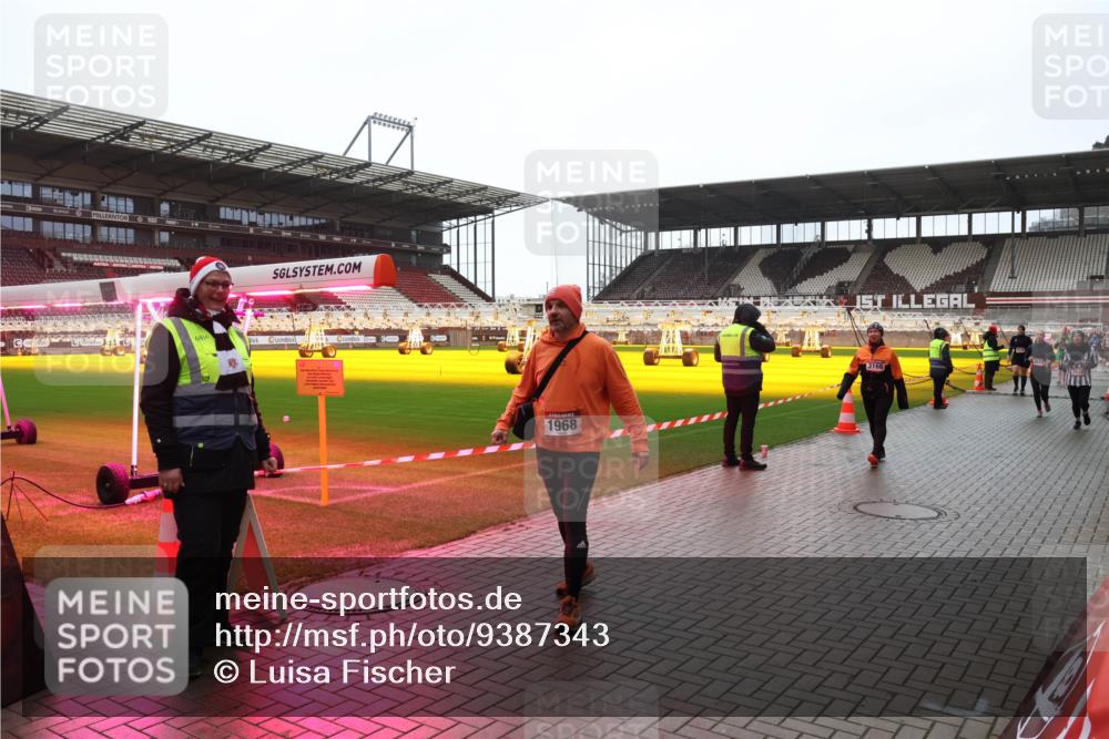 07.12.2025 - St. Pauli X-Mass-Run No. 15 Luisa Fischer http://msf.ph/oto/9387343 07.12.2025 11:45:17 Ziel 6334, 1968, 3168, 228, 291, 1281, 1933, 1938, 1965, 1968, 1972, 2122, 2156, 2181, 2246, 2263, 2424, 2644, 2844, 3043, 3168, 3485, 3489, 3492, 3529, 3530, 3552, 3553, 3575, 3578, 3605, 3624, 3630, 3920, 3921, 3930, 4103 meine-sportfotos.de