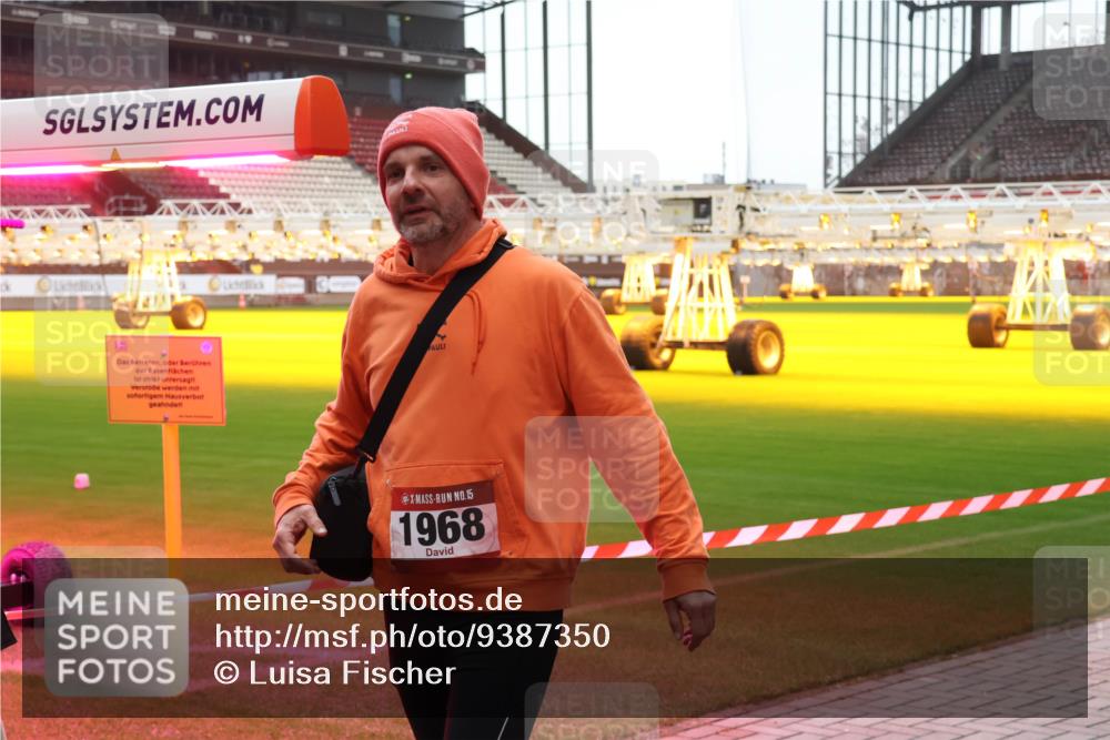 07.12.2025 - St. Pauli X-Mass-Run No. 15 Luisa Fischer http://msf.ph/oto/9387350 07.12.2025 11:45:18 Ziel 0, 15, 1968, 228, 291, 1281, 1933, 1938, 1965, 1968, 1972, 2122, 2156, 2181, 2246, 2263, 2424, 2644, 2844, 3043, 3168, 3485, 3489, 3492, 3529, 3530, 3552, 3553, 3575, 3578, 3605, 3624, 3630, 3920, 3921, 3930, 4103 meine-sportfotos.de