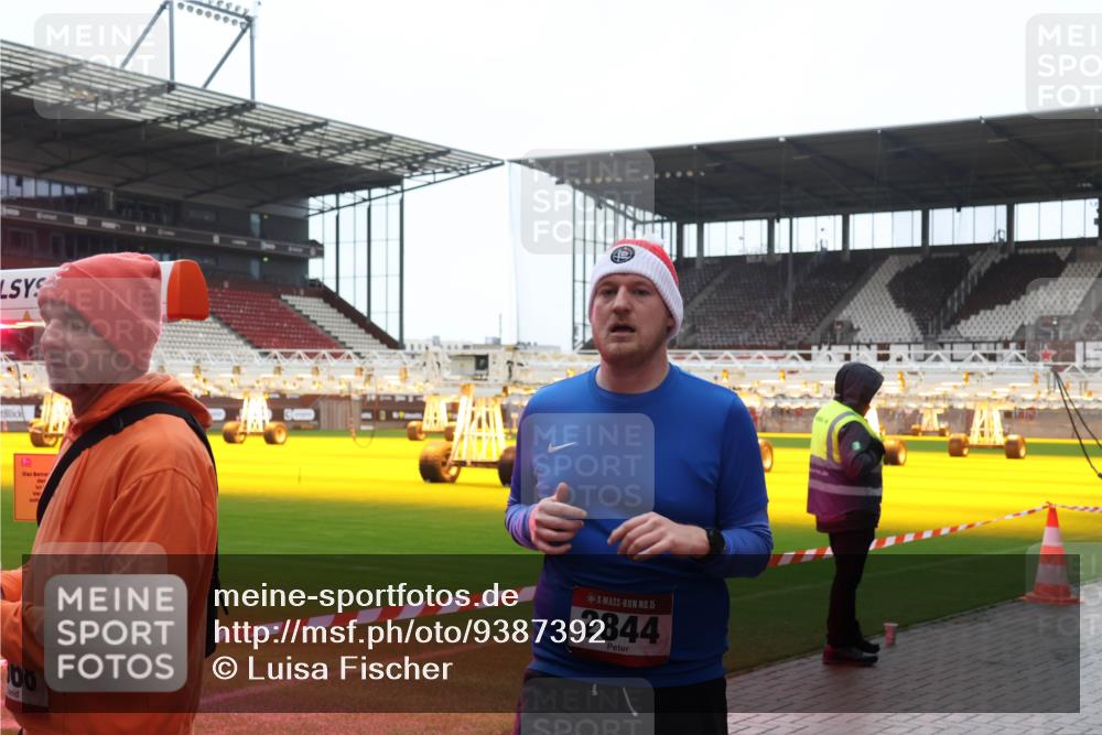 07.12.2025 - St. Pauli X-Mass-Run No. 15 Luisa Fischer http://msf.ph/oto/9387392 07.12.2025 11:45:41 Ziel 4, 100, 15, 2844, 228, 291, 569, 572, 1281, 1324, 2246, 2263, 2372, 2382, 2385, 2624, 2644, 2844, 3485, 3489, 3492, 3529, 3530, 3552, 3553, 3573, 3575, 3578, 3605, 3624, 3630, 3774, 3920, 3921, 3963, 4058, 4060, 4103, 4112 meine-sportfotos.de