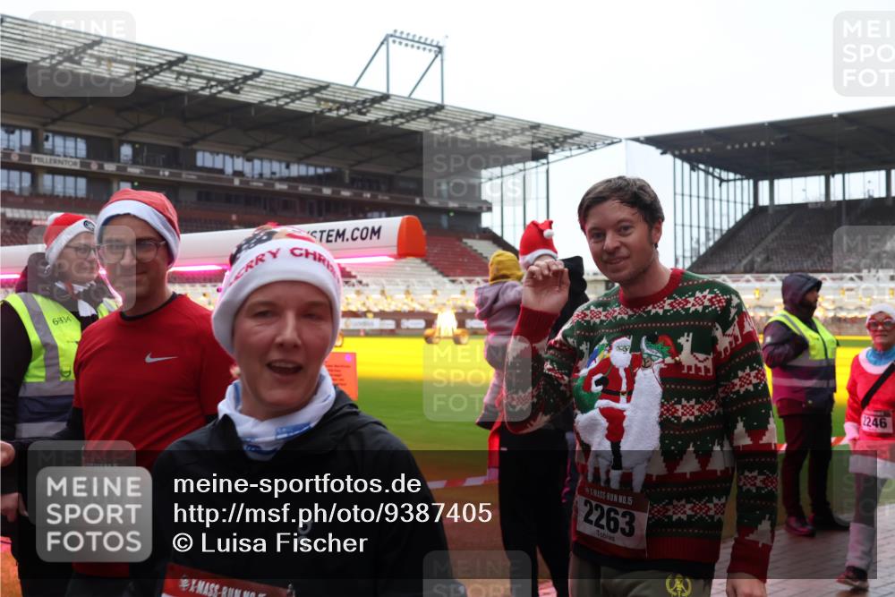 07.12.2025 - St. Pauli X-Mass-Run No. 15 Luisa Fischer http://msf.ph/oto/9387405 07.12.2025 11:45:56 Ziel 6834, 15, 1938, 15, 2263, 2246, 291, 355, 526, 569, 572, 1324, 1541, 2372, 2382, 2385, 2624, 2844, 3028, 3378, 3379, 3485, 3489, 3492, 3529, 3530, 3573, 3575, 3578, 3774, 3920, 3921, 3963, 4058, 4060, 4112 meine-sportfotos.de