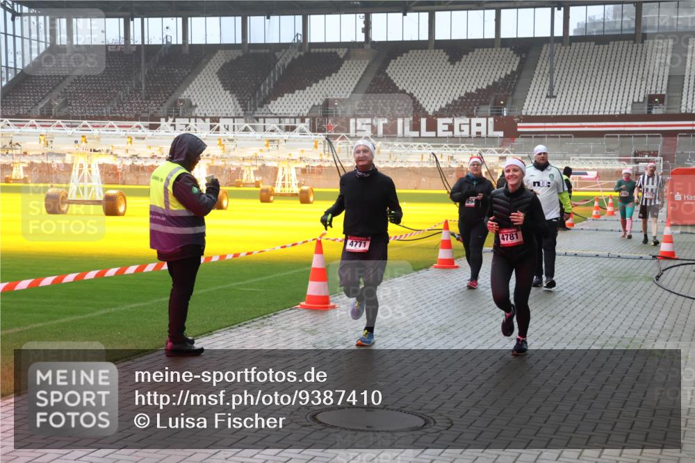 07.12.2025 - St. Pauli X-Mass-Run No. 15 Luisa Fischer http://msf.ph/oto/9387410 07.12.2025 10:22:45 Ziel 4781, 4771, 2184, 4774, 715, 739, 1371, 1488, 1636, 2184, 2817, 2818, 2819, 2944, 2945, 3431, 3736, 3999, 4000, 4321, 4322, 4323, 4415, 4771, 4774, 4781 meine-sportfotos.de
