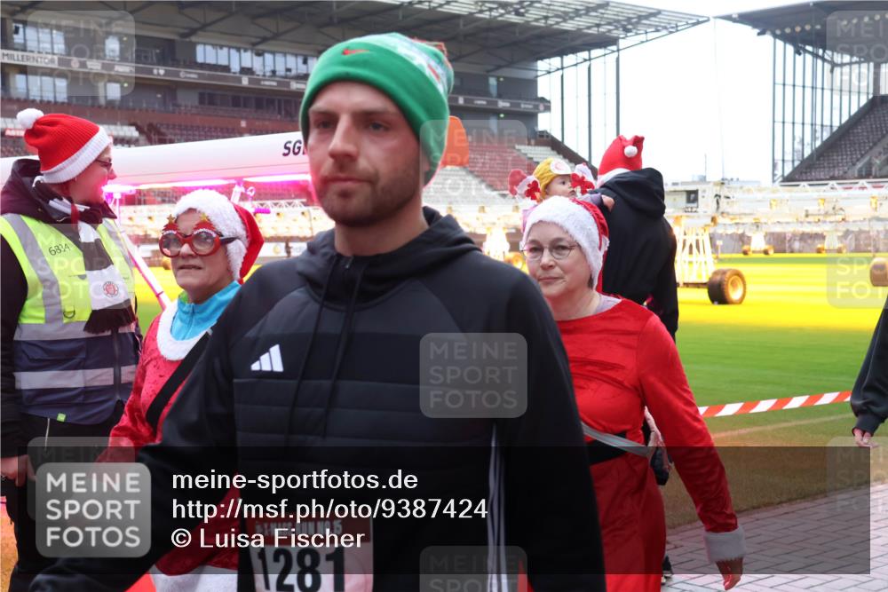 07.12.2025 - St. Pauli X-Mass-Run No. 15 Luisa Fischer http://msf.ph/oto/9387424 07.12.2025 11:45:59 Ziel 6834, 15, 1281, 291, 355, 526, 569, 572, 1324, 1541, 2372, 2382, 2385, 2624, 2844, 3028, 3378, 3379, 3485, 3489, 3573, 3575, 3578, 3774, 3963, 4058, 4060, 4112 meine-sportfotos.de