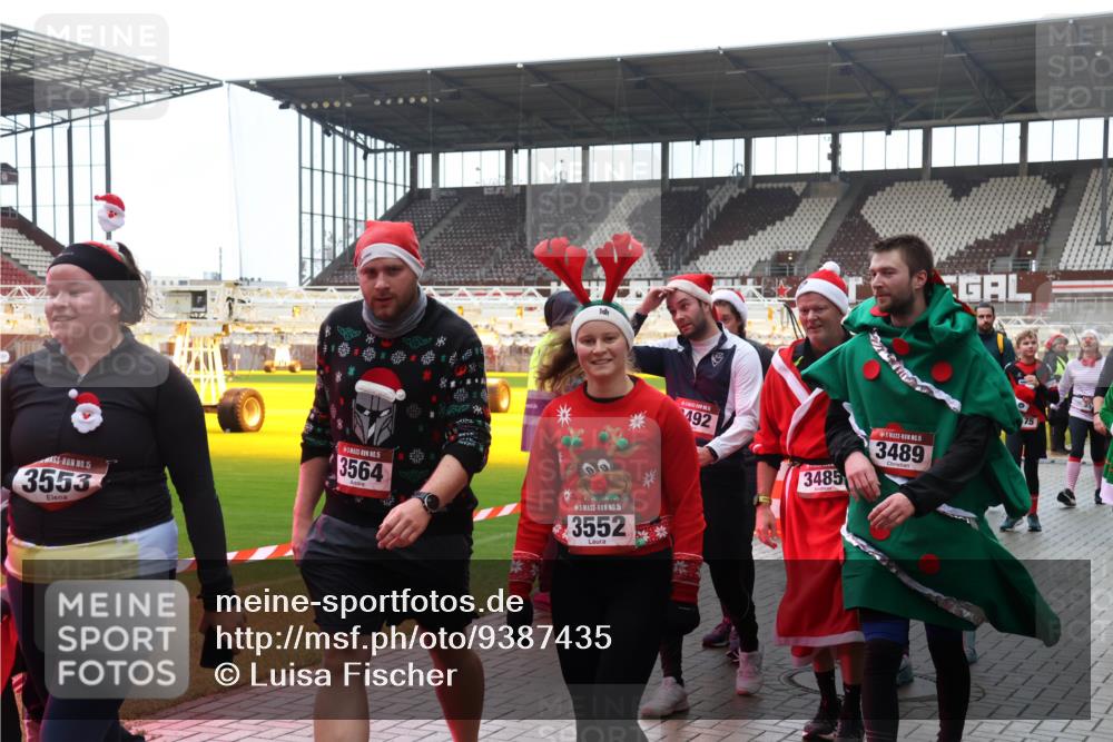 07.12.2025 - St. Pauli X-Mass-Run No. 15 Luisa Fischer http://msf.ph/oto/9387435 07.12.2025 11:46:03 Ziel 15, 3553, 15, 3564, 15, 3552, 492, 3485, 15, 3489, 355, 526, 569, 572, 1324, 1541, 2372, 2382, 2385, 2624, 2844, 3028, 3378, 3379, 3485, 3489, 3573, 3575, 3578, 3774, 3963, 4058, 4060, 4112 meine-sportfotos.de