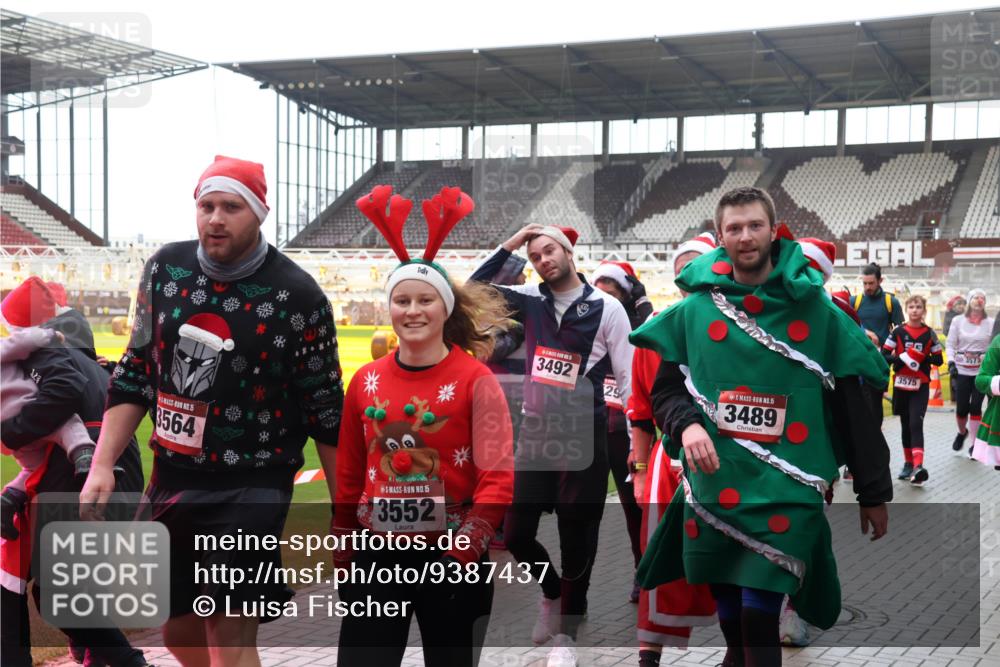 07.12.2025 - St. Pauli X-Mass-Run No. 15 Luisa Fischer http://msf.ph/oto/9387437 07.12.2025 11:46:03 Ziel 5, 3564, 15, 3552, 3492, 29, 15, 3489, 3575, 3573, 355, 526, 569, 572, 1324, 1541, 2372, 2382, 2385, 2624, 2844, 3028, 3378, 3379, 3485, 3489, 3573, 3575, 3578, 3774, 3963, 4058, 4060, 4112 meine-sportfotos.de