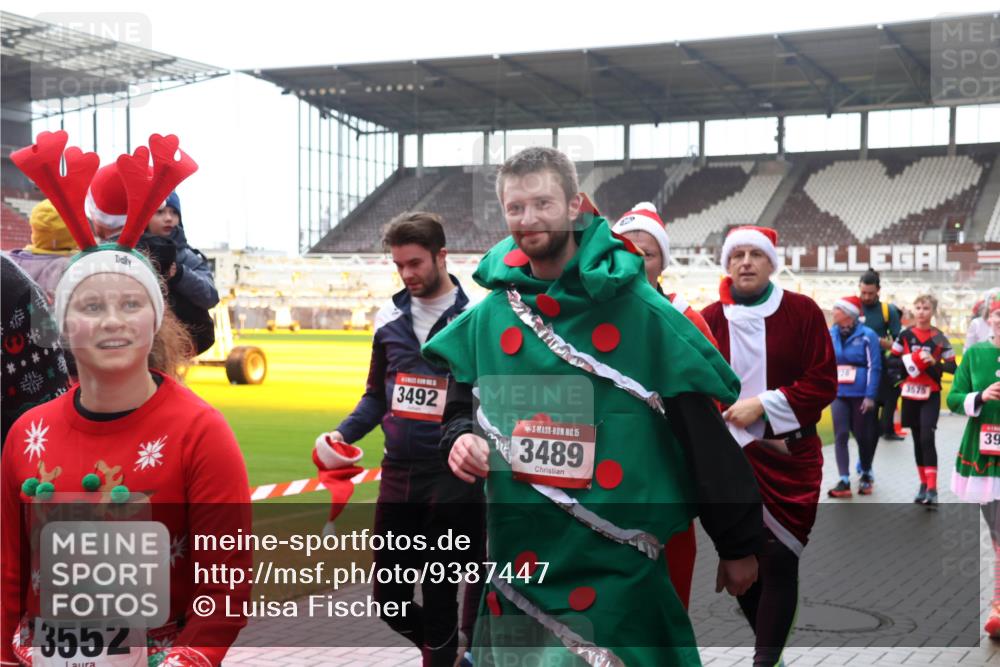 07.12.2025 - St. Pauli X-Mass-Run No. 15 Luisa Fischer http://msf.ph/oto/9387447 07.12.2025 11:46:04 Ziel 15, 3552, 3492, 15, 3489, 1575, 39, 355, 526, 569, 572, 1324, 1541, 2372, 2382, 2385, 2624, 2844, 3028, 3378, 3379, 3485, 3489, 3573, 3774, 3963, 4058, 4060, 4112 meine-sportfotos.de