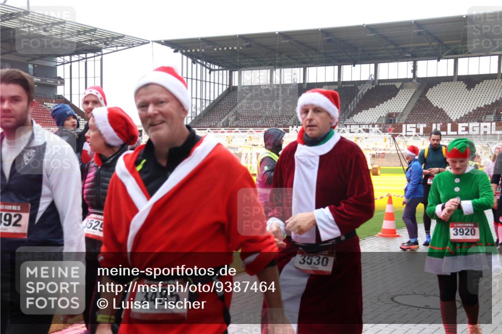 07.12.2025 - St. Pauli X-Mass-Run No. 15 Luisa Fischer http://msf.ph/oto/9387464 07.12.2025 11:46:06 Ziel 192, 3529, 3485, 3530, 3920, 147, 355, 526, 569, 572, 1324, 1541, 2372, 2382, 2385, 2624, 3028, 3378, 3379, 3573, 3774, 3963, 4058, 4060, 4112 meine-sportfotos.de