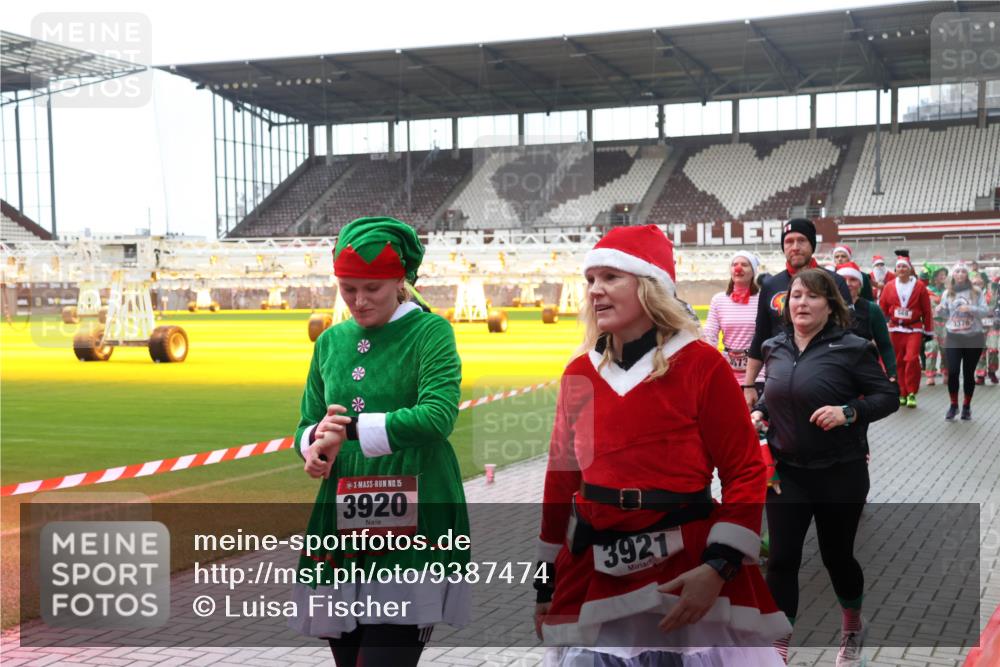 07.12.2025 - St. Pauli X-Mass-Run No. 15 Luisa Fischer http://msf.ph/oto/9387474 07.12.2025 11:46:08 Ziel 7, 15, 3920, 3921, 147, 355, 526, 569, 572, 733, 1324, 1541, 2372, 2382, 2385, 2624, 3028, 3378, 3379, 3573, 3774, 3963, 4058, 4060, 4112 meine-sportfotos.de