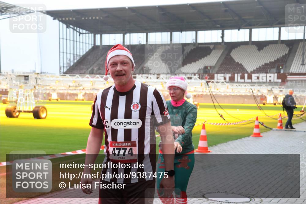 07.12.2025 - St. Pauli X-Mass-Run No. 15 Luisa Fischer http://msf.ph/oto/9387475 07.12.2025 10:23:04 Ziel 1910, 15, 4774, 715, 739, 794, 1636, 2184, 2638, 2817, 2818, 2819, 3431, 3736, 3780, 4287, 4407, 4411, 4419, 4509, 4539, 4771, 4774, 4781 meine-sportfotos.de