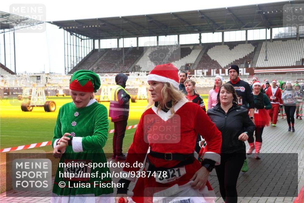 07.12.2025 - St. Pauli X-Mass-Run No. 15 Luisa Fischer http://msf.ph/oto/9387478 07.12.2025 11:46:08 Ziel 15, 3920, 3921, 560, 3379, 147, 355, 526, 569, 572, 733, 1324, 1541, 2372, 2382, 2385, 2624, 3028, 3378, 3379, 3573, 3774, 3963, 4058, 4060, 4112 meine-sportfotos.de