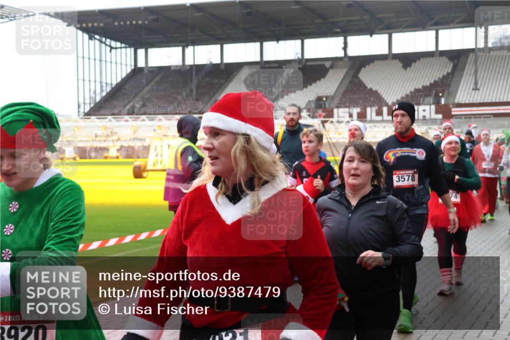 07.12.2025 - St. Pauli X-Mass-Run No. 15 Luisa Fischer http://msf.ph/oto/9387479 07.12.2025 11:46:09 Ziel 15, 3920, 3578, 74, 143, 147, 188, 355, 526, 569, 572, 733, 1324, 1541, 2372, 2382, 2385, 2624, 3028, 3378, 3379, 3573, 3774, 3963, 4058, 4060, 4112 meine-sportfotos.de