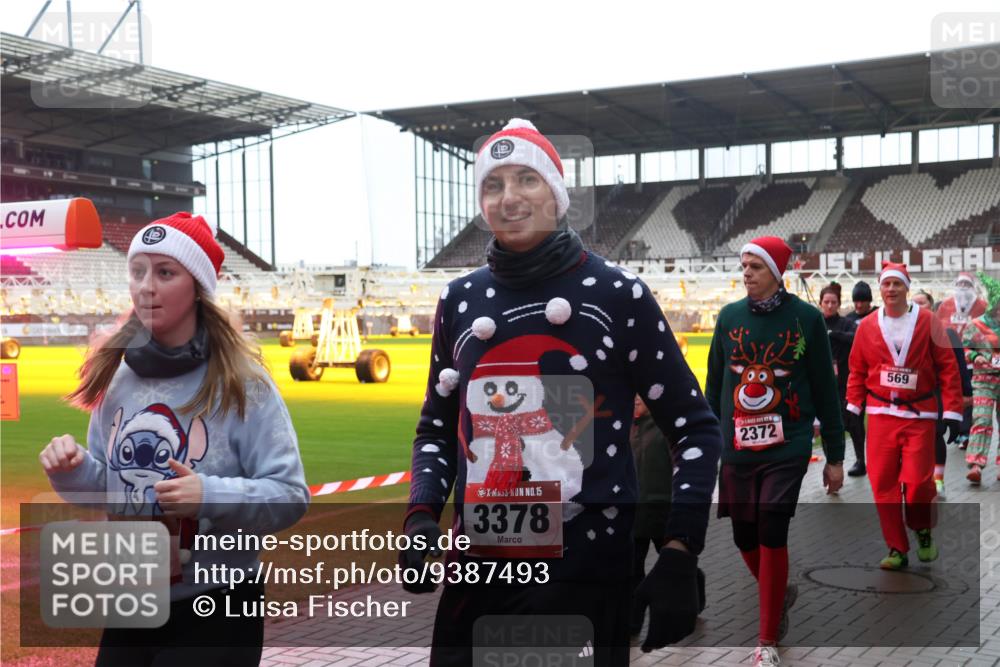 07.12.2025 - St. Pauli X-Mass-Run No. 15 Luisa Fischer http://msf.ph/oto/9387493 07.12.2025 11:46:15 Ziel 15, 3379, 15, 3378, 2372, 569, 2425, 143, 147, 188, 355, 356, 526, 569, 572, 733, 1324, 1541, 2097, 2137, 2372, 2382, 2385, 3028, 3378, 3379, 3573, 3774, 3963, 4058, 4060, 4112 meine-sportfotos.de