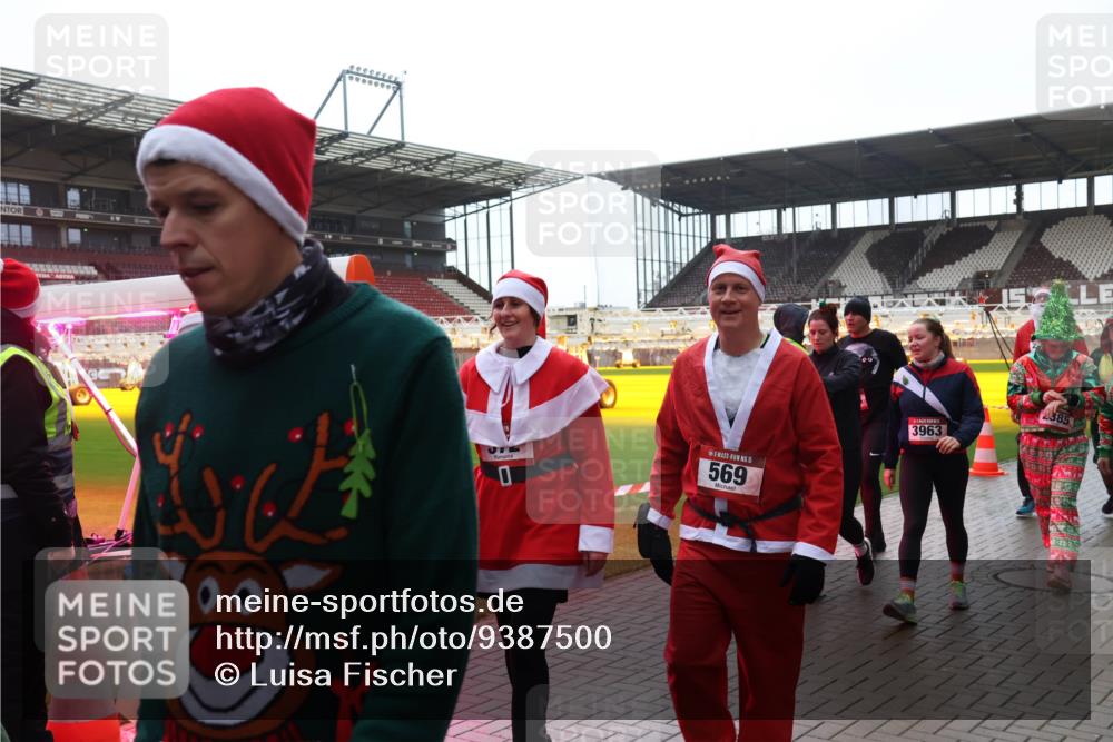 07.12.2025 - St. Pauli X-Mass-Run No. 15 Luisa Fischer http://msf.ph/oto/9387500 07.12.2025 11:46:19 Ziel 0, 15, 569, 15, 3963, 385, 143, 147, 188, 355, 356, 526, 569, 572, 733, 1324, 1433, 1454, 1541, 2097, 2137, 2382, 2385, 2437, 3028, 3378, 3379, 3573, 3620, 3774, 3963, 4058, 4060, 4112 meine-sportfotos.de
