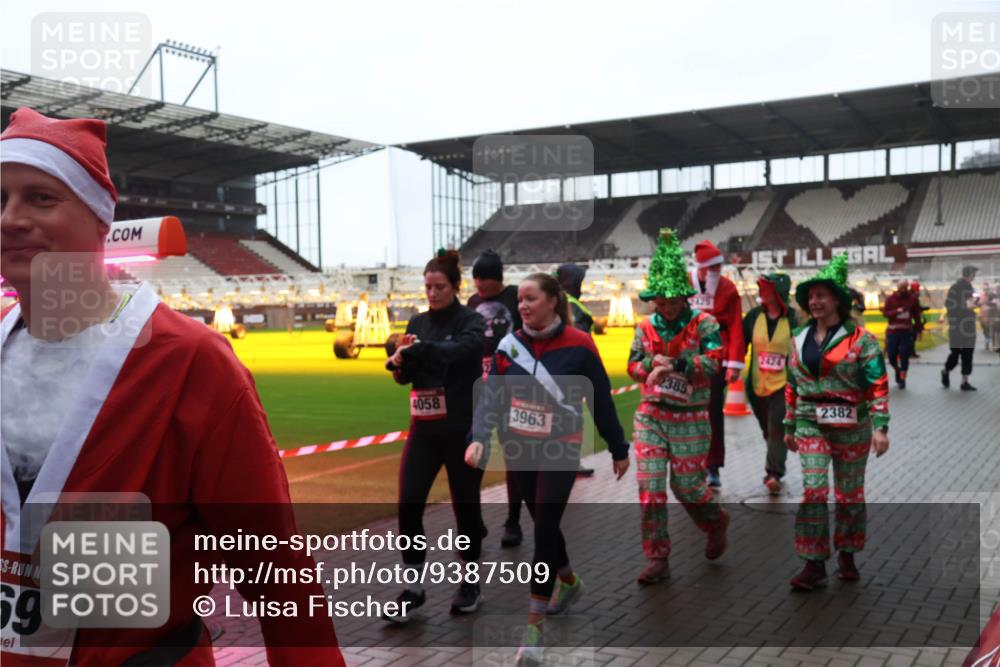 07.12.2025 - St. Pauli X-Mass-Run No. 15 Luisa Fischer http://msf.ph/oto/9387509 07.12.2025 11:46:20 Ziel 15, 69, 4058, 3963, 2385, 2424, 2382, 143, 147, 188, 355, 356, 526, 569, 572, 733, 1324, 1433, 1454, 1541, 2097, 2137, 2382, 2385, 2437, 3028, 3378, 3379, 3620, 3774, 3963, 4058, 4060, 4112 meine-sportfotos.de