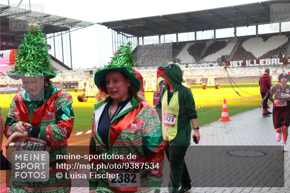 07.12.2025 - St. Pauli X-Mass-Run No. 15 Luisa Fischer http://msf.ph/oto/9387534 07.12.2025 11:46:23 Ziel 15, 2385, 2382, 2424, 33, 143, 147, 188, 355, 356, 526, 569, 572, 733, 949, 1058, 1073, 1324, 1433, 1454, 1541, 2097, 2137, 2382, 2385, 2437, 3028, 3378, 3379, 3523, 3524, 3620, 3963, 4058, 4060, 4112 meine-sportfotos.de