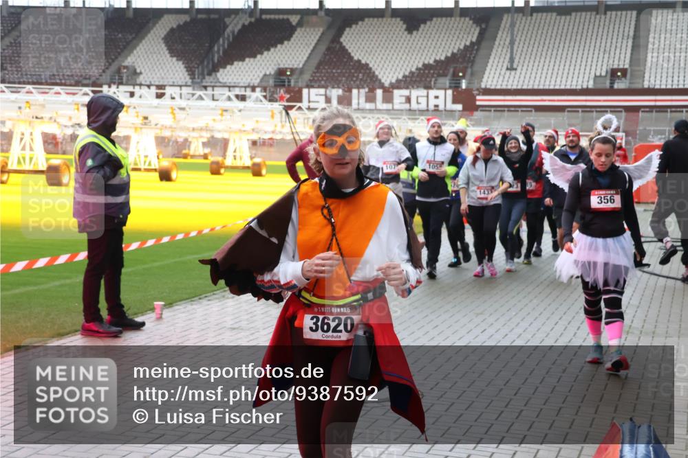 07.12.2025 - St. Pauli X-Mass-Run No. 15 Luisa Fischer http://msf.ph/oto/9387592 07.12.2025 11:46:42 Ziel 15, 3620, 107, 1059, 1433, 356, 143, 147, 188, 356, 526, 733, 949, 954, 1058, 1073, 1433, 1454, 2097, 2108, 2109, 2111, 2137, 2437, 2716, 2935, 2941, 3523, 3524, 3620, 3960 meine-sportfotos.de