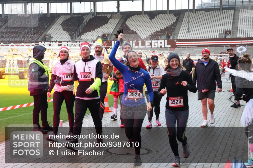 07.12.2025 - St. Pauli X-Mass-Run No. 15 Luisa Fischer http://msf.ph/oto/9387610 07.12.2025 11:46:46 Ziel 64, 1073, 1058, 3524, 433, 5, 3523, 143, 147, 188, 356, 733, 949, 954, 1058, 1073, 1433, 1454, 2097, 2108, 2109, 2111, 2137, 2437, 2716, 2935, 2941, 3523, 3524, 3620, 3960 meine-sportfotos.de