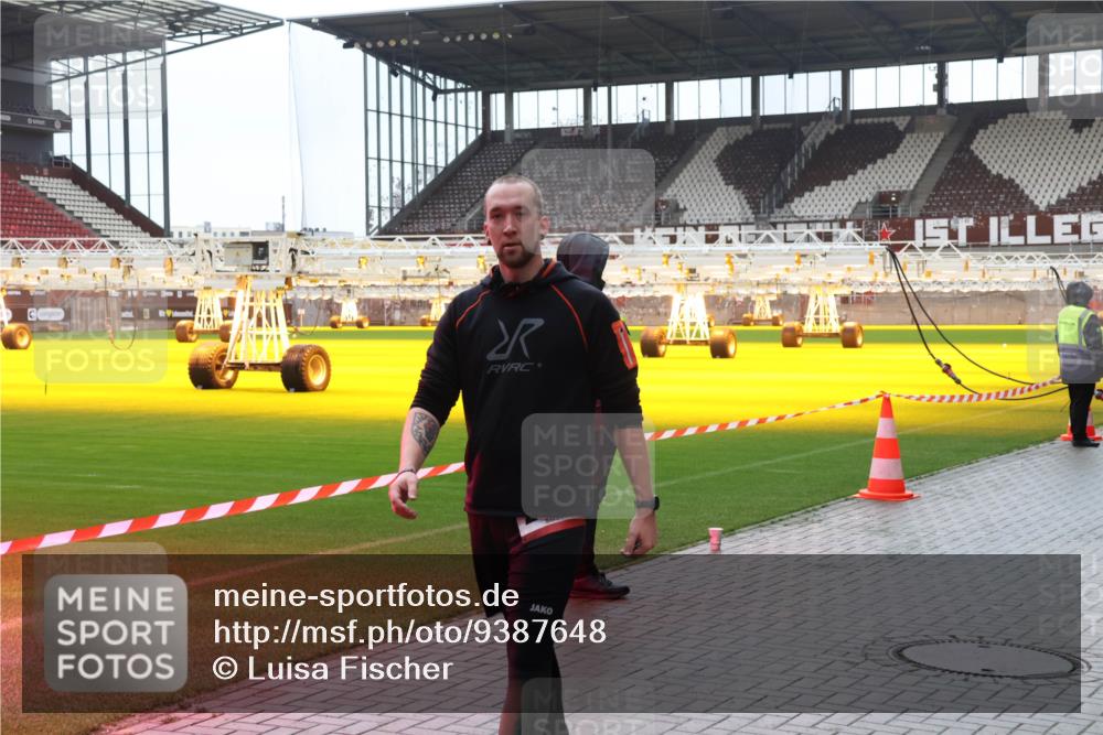 07.12.2025 - St. Pauli X-Mass-Run No. 15 Luisa Fischer http://msf.ph/oto/9387648 07.12.2025 11:46:57 Ziel 143, 188, 346, 356, 371, 642, 649, 903, 949, 954, 978, 987, 1058, 1073, 1276, 1433, 1454, 2097, 2108, 2109, 2111, 2137, 2179, 2180, 2437, 2442, 2446, 2716, 2935, 2941, 3523, 3524, 3620, 3960 meine-sportfotos.de