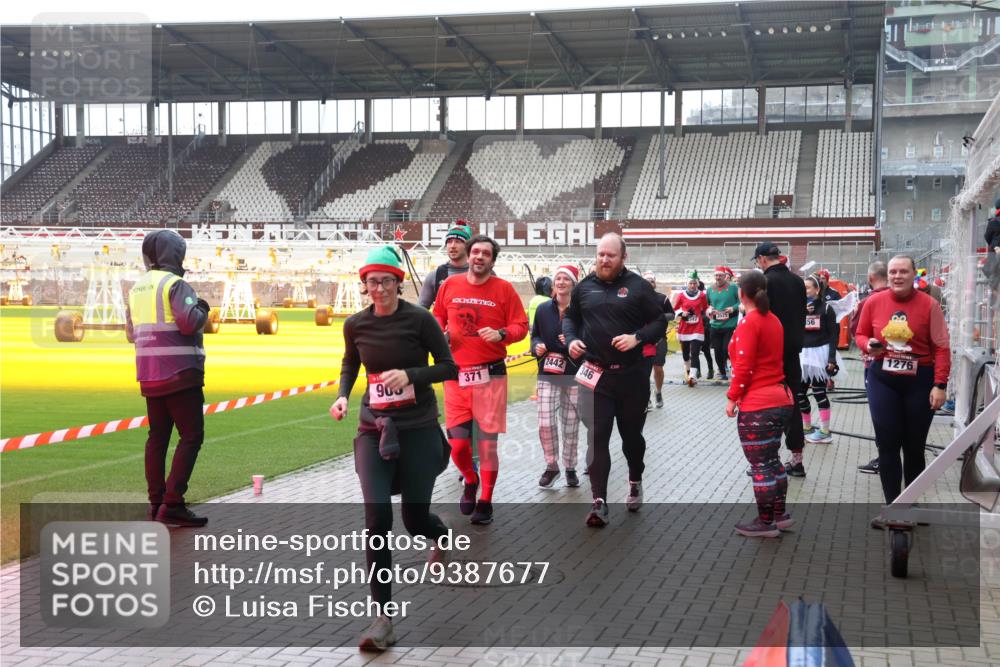 07.12.2025 - St. Pauli X-Mass-Run No. 15 Luisa Fischer http://msf.ph/oto/9387677 07.12.2025 11:47:20 Ziel 900, 371, 2442, 346, 1901, 3525, 56, 1276, 346, 353, 371, 530, 567, 570, 609, 614, 640, 642, 645, 647, 649, 898, 900, 901, 903, 978, 987, 1276, 1881, 1882, 2047, 2108, 2109, 2111, 2114, 2179, 2180, 2182, 2222, 2347, 2442, 2446, 2568, 2798, 2928, 3010, 3210, 3215, 3216, 3420, 3525, 3641, 3777, 3924, 3925, 3948, 3949, 3960, 3961, 5004 meine-sportfotos.de