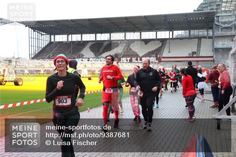 07.12.2025 - St. Pauli X-Mass-Run No. 15 Luisa Fischer http://msf.ph/oto/9387681 07.12.2025 11:47:21 Ziel 15, 903, 371, 2442, 346, 2347, 346, 353, 371, 530, 567, 570, 609, 614, 640, 642, 645, 647, 649, 898, 900, 901, 903, 978, 987, 1276, 1881, 1882, 2047, 2108, 2109, 2111, 2114, 2179, 2180, 2182, 2222, 2347, 2442, 2446, 2568, 2798, 2928, 3010, 3210, 3215, 3216, 3420, 3525, 3641, 3777, 3924, 3925, 3948, 3949, 3960, 3961, 5004 meine-sportfotos.de